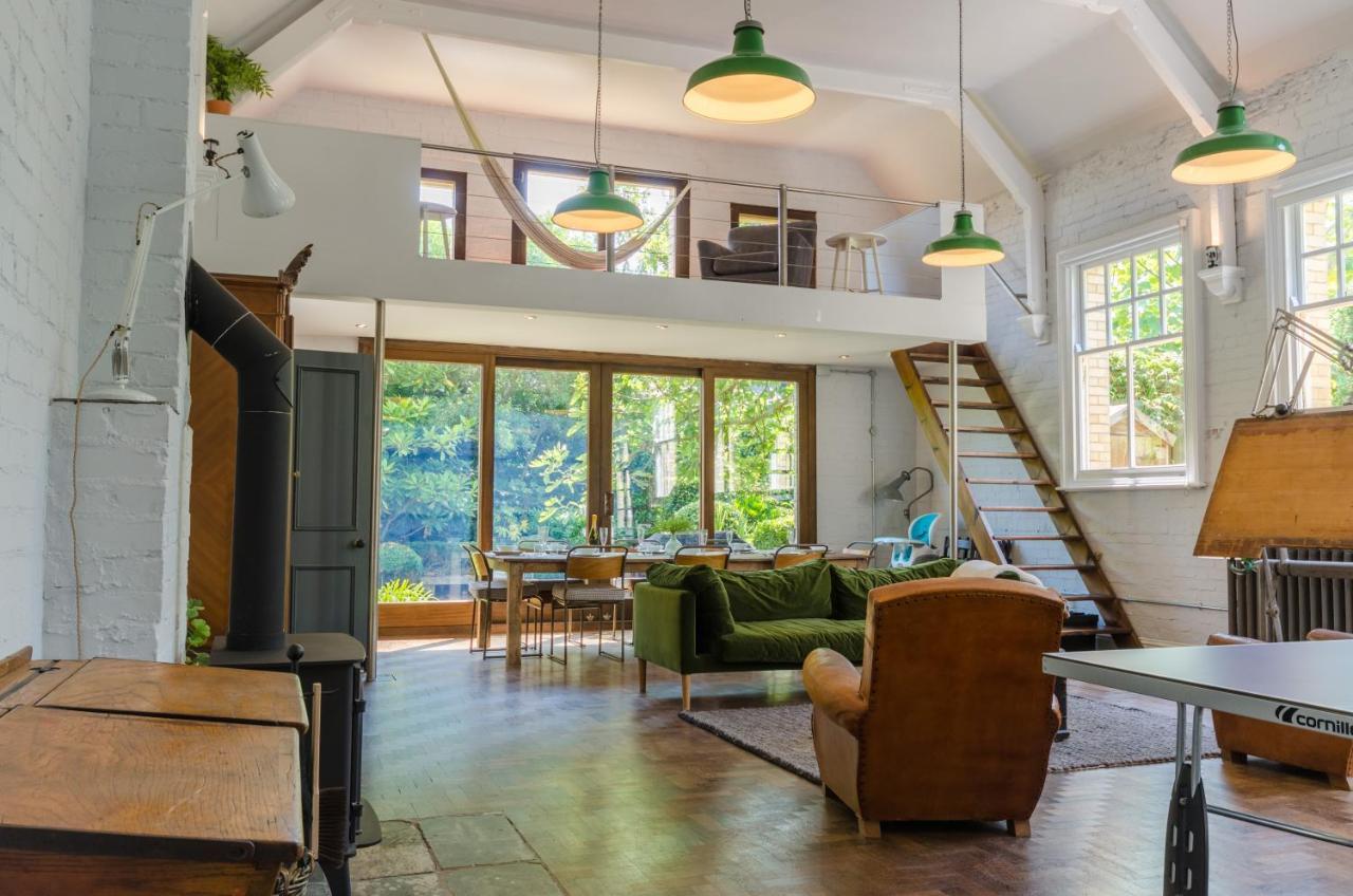 포위 Luxury Victorian School With Views Of Harbour 빌라 외부 사진